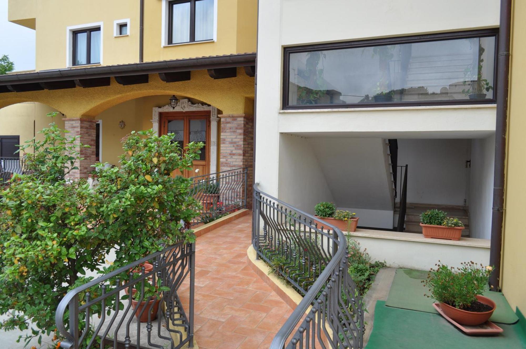 Hotel Duca Di Calabria Serra San Bruno Kültér fotó