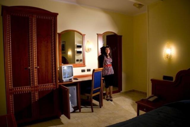 Hotel Duca Di Calabria Serra San Bruno Kültér fotó