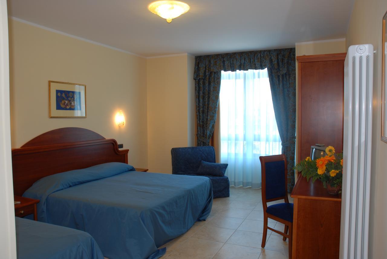 Hotel Duca Di Calabria Serra San Bruno Kültér fotó