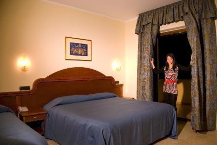Hotel Duca Di Calabria Serra San Bruno Szoba fotó